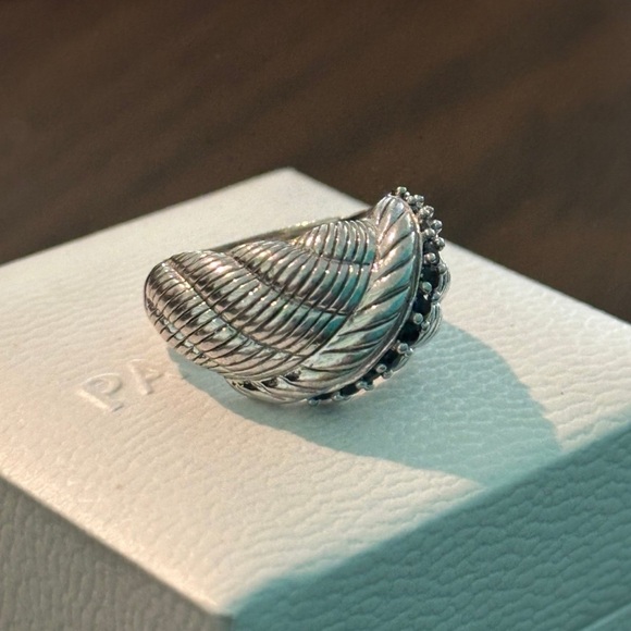 Judith Ripka Sculptured Sterling Silver Ring Dark Blue Sapphire Stones Size 6 - Picture 4 of 6